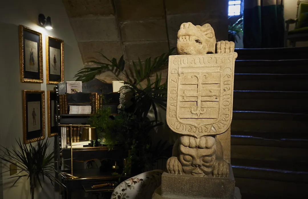 Helguera Palacio Boutique & Antique-1